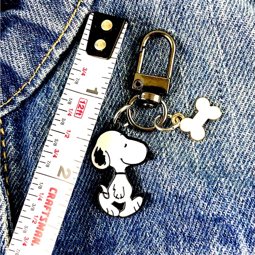 Snoopy 2 Inch Keychain - Picture 3 of 10